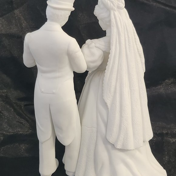 Department 56 "To Have And To Hold" Silhouette Treasures Rare White Wedding - Picture 5 of 9